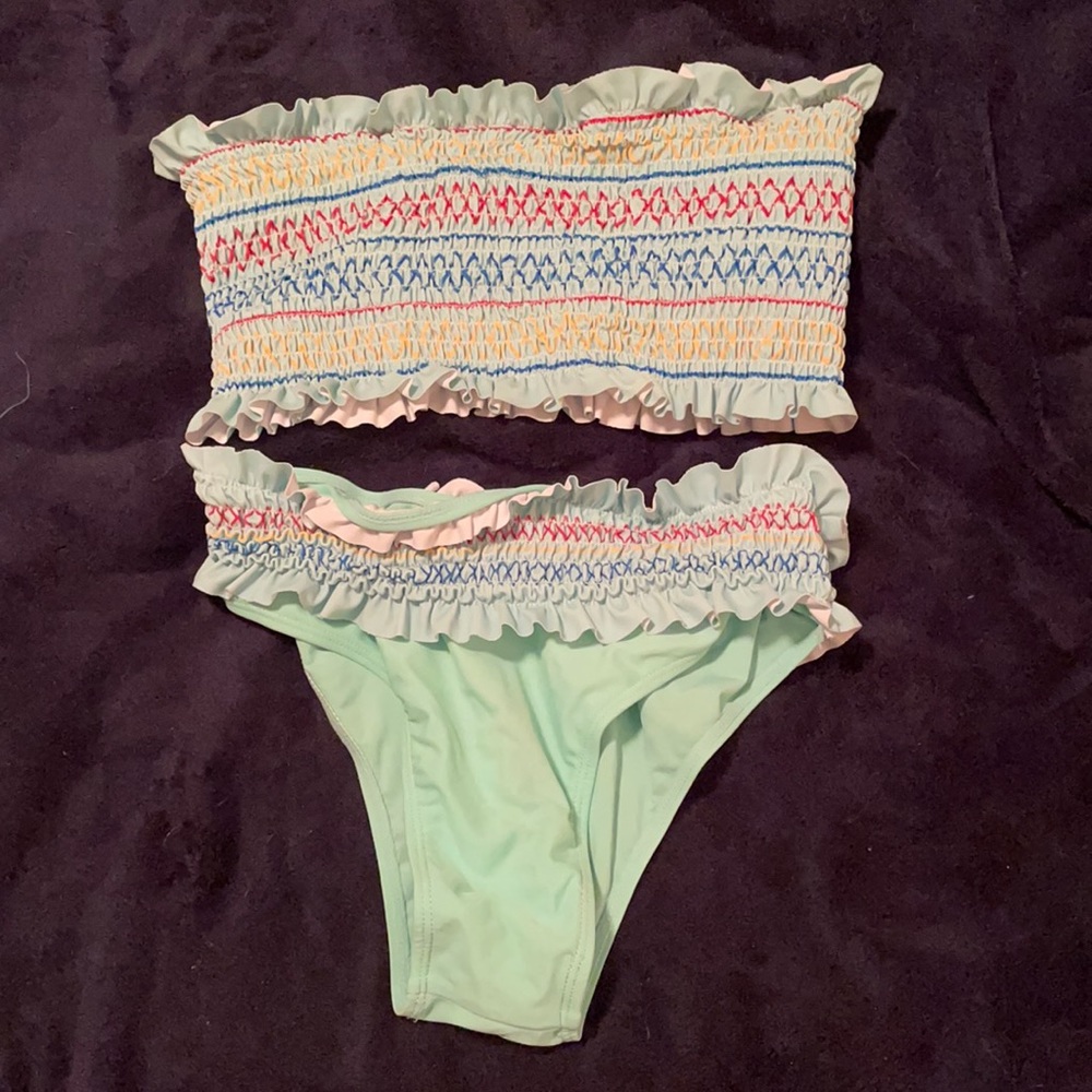 Ruffle strapless bikini swimsuit